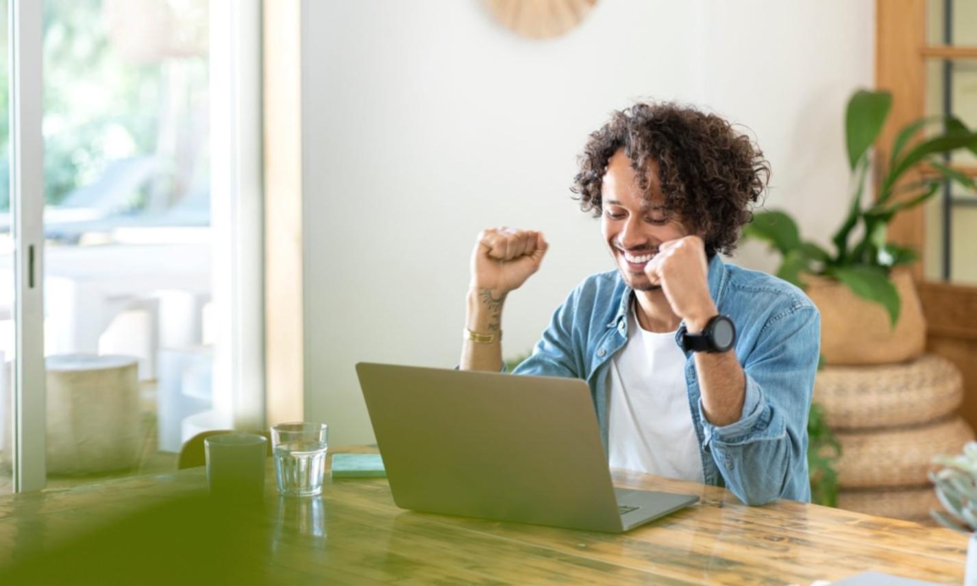Collaborative learning environment with peer feedback